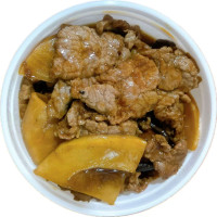 Ternera con bambú y setas chinas